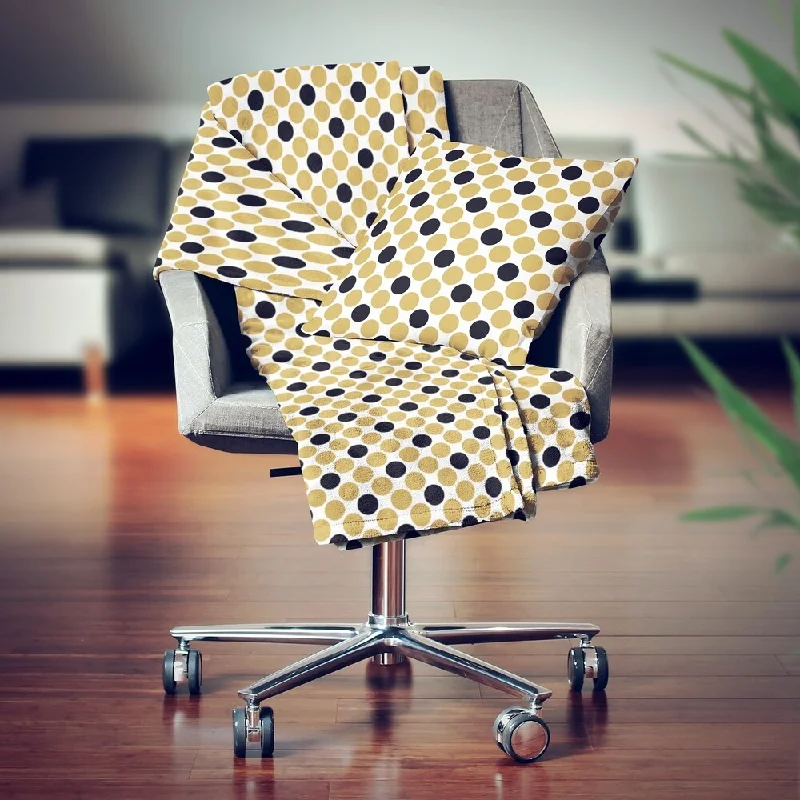 Fleece blankets for a cozy and plush textureLinen blankets with a rustic and textured lookDesignart' Golden Polka Dot' Modern Throw Blanket - 71x59 Fleece blankets for a cozy and plush textureLinen blankets with a rustic and textured lookDesignart' Golden Polka Dot' Modern Throw Blanket - 71x59