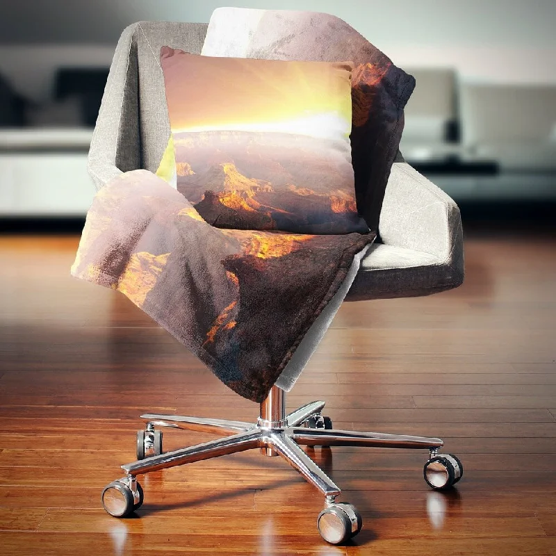 Linen blankets with a rustic and textured lookSynthetic fiber blend blankets for a budget - friendly choiceDesignart 'Grand Canyon with Bright Sunset' Landscape Fleece Throw Blanket