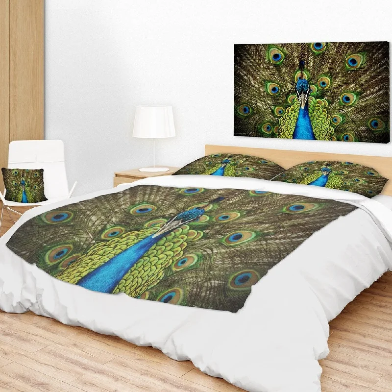 Queen - size blankets for standard - sized bedsBamboo fiber blankets with natural antibacterial propertiesDesignart 'Grand Peacock' Animal Throw Blanket Queen - size blankets for standard - sized bedsBamboo fiber blankets with natural antibacterial propertiesDesignart 'Grand Peacock' Animal Throw Blanket