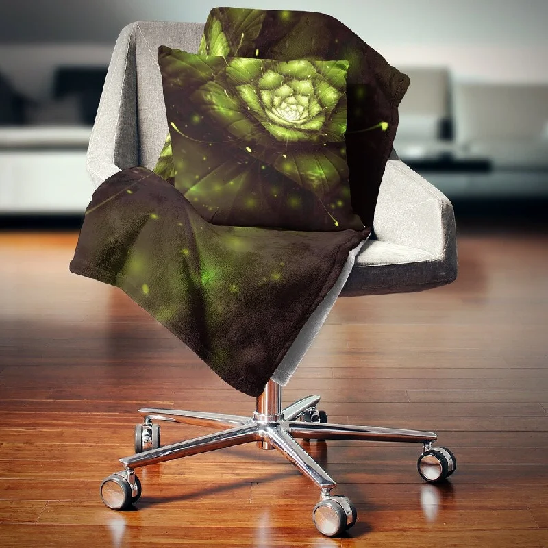 Silk blankets with a smooth and elegant touchWool blankets with natural warmth and insulationDesignart 'Green Flower with Sun Rays' Floral Throw Blanket Silk blankets with a smooth and elegant touchWool blankets with natural warmth and insulationDesignart 'Green Flower with Sun Rays' Floral Throw Blanket