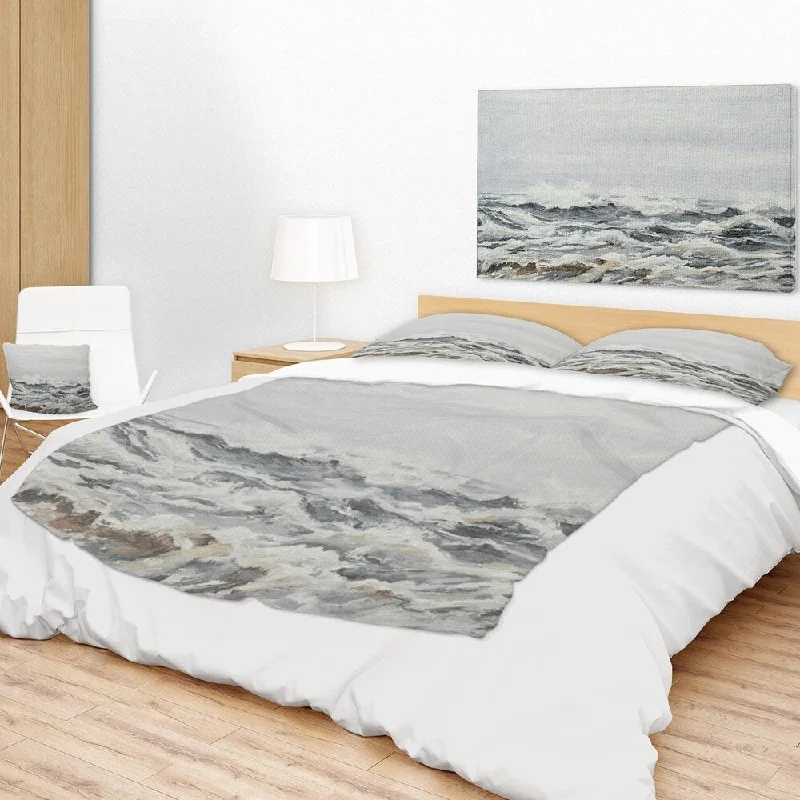 Microfiber blankets that are durable and easy to care forKing - size blankets to cover large beds comfortablyDesignart 'Grey Sea Waves' Seascape Throw Blanket