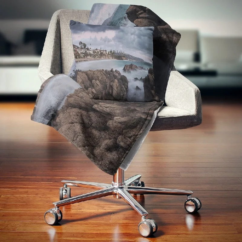 Queen - size blankets for standard - sized bedsQueen - size blankets for standard - sized bedsDesignart 'Heavy Rain Clouds Over Crescent Bay' Landscape Wall Throw Blanket Queen - size blankets for standard - sized bedsQueen - size blankets for standard - sized bedsDesignart 'Heavy Rain Clouds Over Crescent Bay' Landscape Wall Throw Blanket