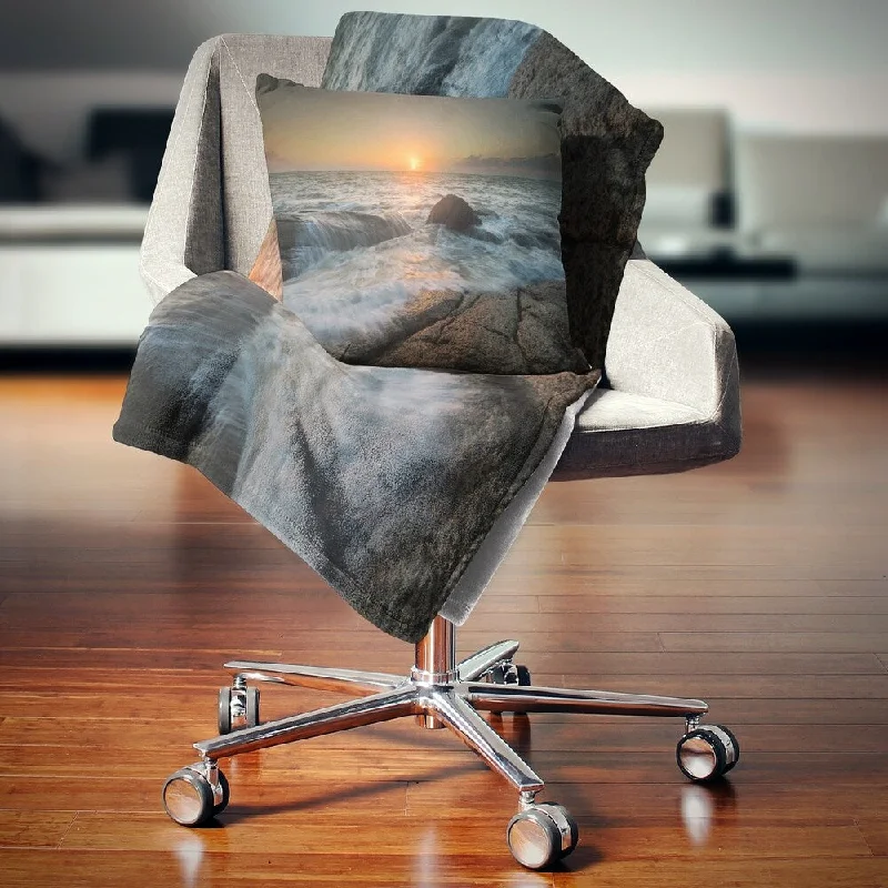 Cashmere blankets for ultimate softness and luxuryLinen blankets with a rustic and textured lookDesignart 'Lashing Sea Waves At Sunset' Beach Photo Throw Blanket Cashmere blankets for ultimate softness and luxuryLinen blankets with a rustic and textured lookDesignart 'Lashing Sea Waves At Sunset' Beach Photo Throw Blanket