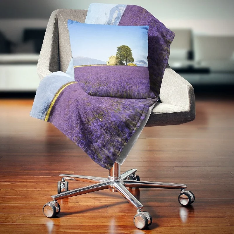 Cashmere blankets for ultimate softness and luxuryMohair blankets with a unique sheen and softnessDesignart 'Lavender Flowers Blooming Field' Landscape Wall Throw Blanket Cashmere blankets for ultimate softness and luxuryMohair blankets with a unique sheen and softnessDesignart 'Lavender Flowers Blooming Field' Landscape Wall Throw Blanket