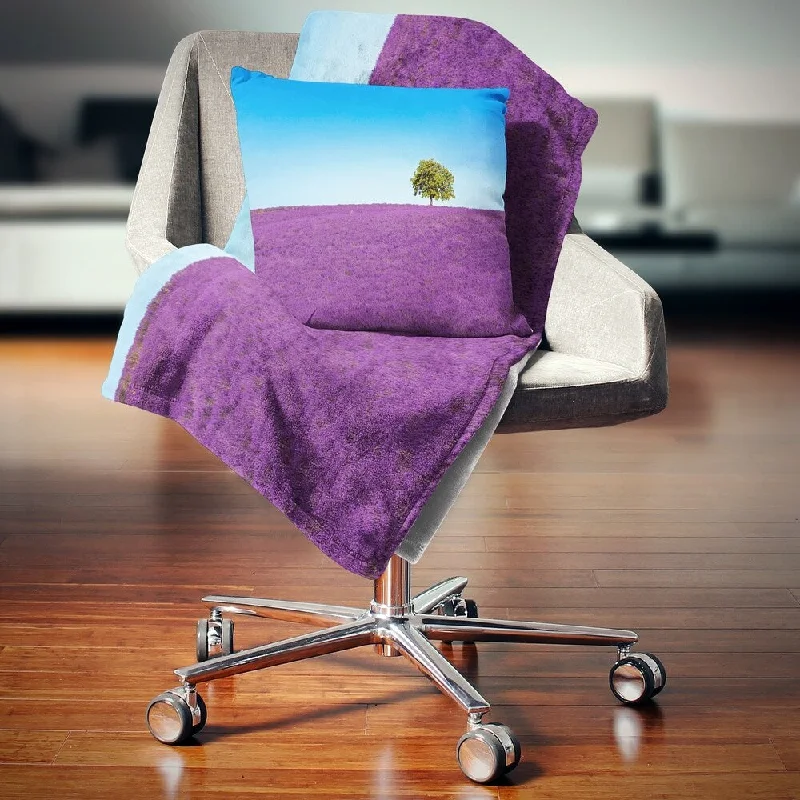 Queen - size blankets for standard - sized bedsKing - size blankets to cover large beds comfortablyDesignart 'Lonely Tree in Lavender Field' Landscape Wall Throw Blanket Queen - size blankets for standard - sized bedsKing - size blankets to cover large beds comfortablyDesignart 'Lonely Tree in Lavender Field' Landscape Wall Throw Blanket
