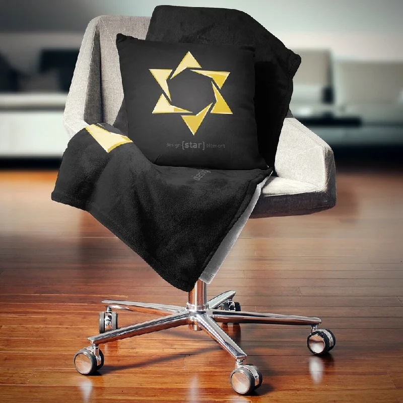 Queen - size blankets for standard - sized bedsChenille blankets with a thick and fuzzy textureDesignart 'Luxury Golden Star' Abstract Throw Blanket Queen - size blankets for standard - sized bedsChenille blankets with a thick and fuzzy textureDesignart 'Luxury Golden Star' Abstract Throw Blanket