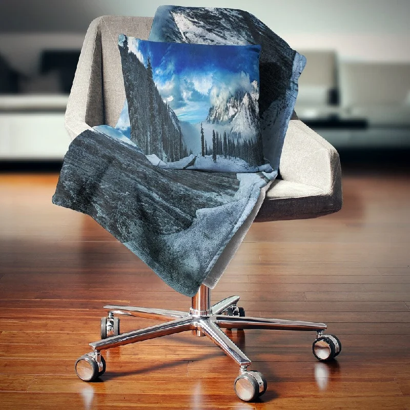 Bamboo fiber blankets with natural antibacterial propertiesMicrofiber blankets that are durable and easy to care forDesignart 'Panorama of Snowy Mountains' Landscape Fleece Throw Blanket Bamboo fiber blankets with natural antibacterial propertiesMicrofiber blankets that are durable and easy to care forDesignart 'Panorama of Snowy Mountains' Landscape Fleece Throw Blanket