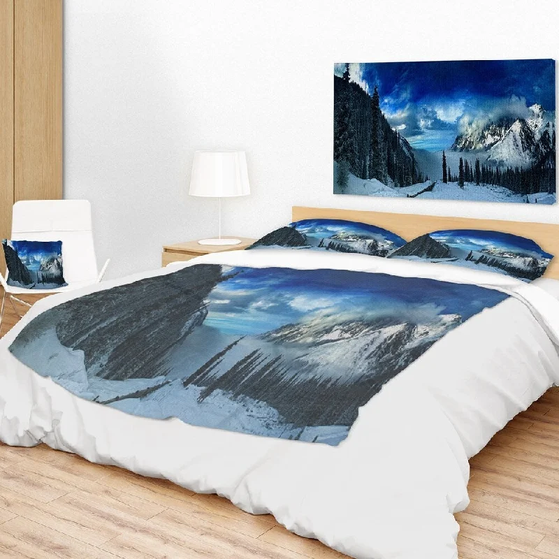 Cashmere blankets for ultimate softness and luxuryCashmere blankets for ultimate softness and luxuryDesignart 'Panorama of Snowy Mountains' Landscape Fleece Throw Blanket Cashmere blankets for ultimate softness and luxuryCashmere blankets for ultimate softness and luxuryDesignart 'Panorama of Snowy Mountains' Landscape Fleece Throw Blanket