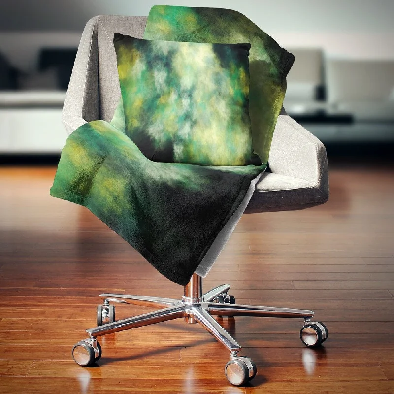 Fleece blankets for a cozy and plush textureRecycled polyester blankets for an eco - conscious optionDesignart 'Perfect Green Starry Sky' Abstract Throw Blanket Fleece blankets for a cozy and plush textureRecycled polyester blankets for an eco - conscious optionDesignart 'Perfect Green Starry Sky' Abstract Throw Blanket