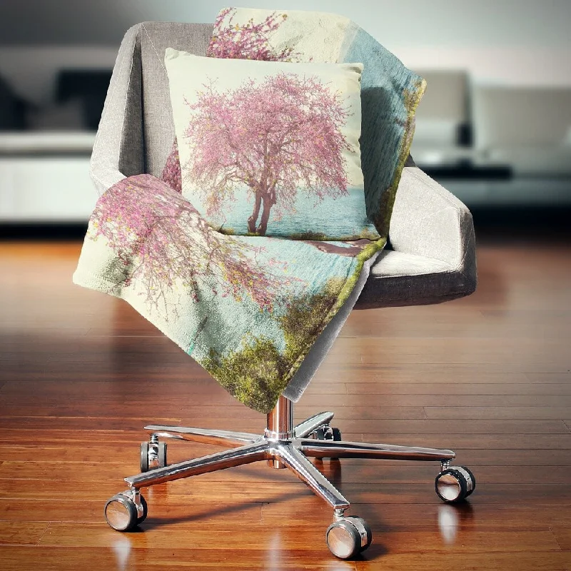 Fleece blankets for a cozy and plush textureMohair blankets with a unique sheen and softnessDesignart 'Pink Flowers on Lonely Tree' Landscape Fleece Throw Blanket Fleece blankets for a cozy and plush textureMohair blankets with a unique sheen and softnessDesignart 'Pink Flowers on Lonely Tree' Landscape Fleece Throw Blanket