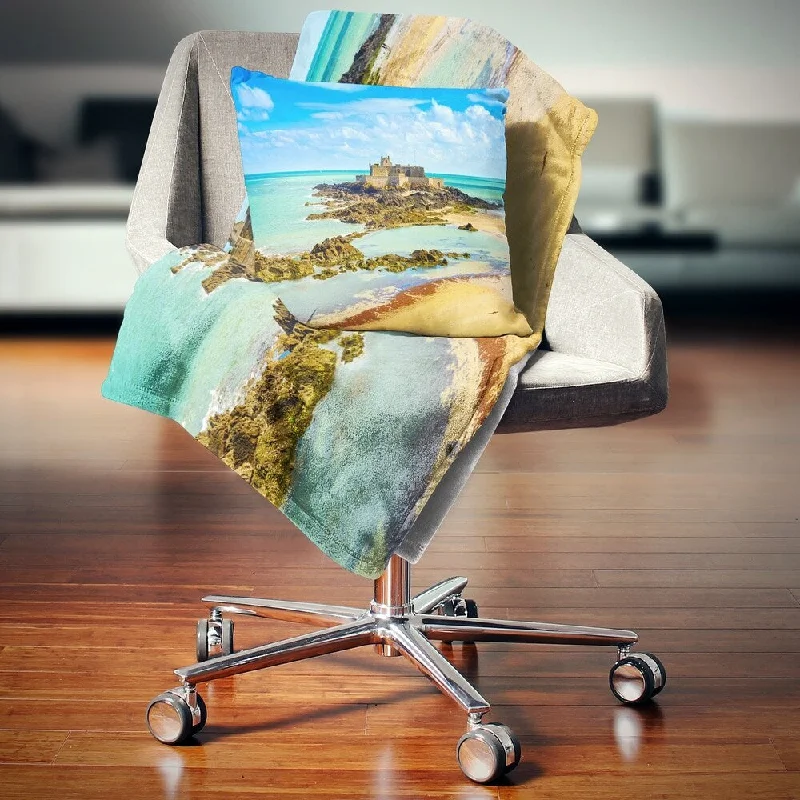 Microfiber blankets that are durable and easy to care forChenille blankets with a thick and fuzzy textureDesignart 'Saint Malo Fort National Beach' Seascape Throw Blanket Microfiber blankets that are durable and easy to care forChenille blankets with a thick and fuzzy textureDesignart 'Saint Malo Fort National Beach' Seascape Throw Blanket