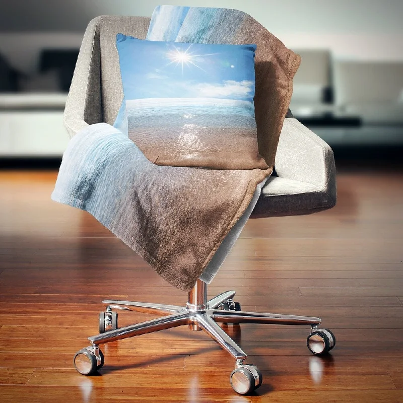 Silk blankets with a smooth and elegant touchMicrofiber blankets that are durable and easy to care forDesignart 'Serene Seascape with Bright Sun' Modern Beach Throw Blanket Silk blankets with a smooth and elegant touchMicrofiber blankets that are durable and easy to care forDesignart 'Serene Seascape with Bright Sun' Modern Beach Throw Blanket