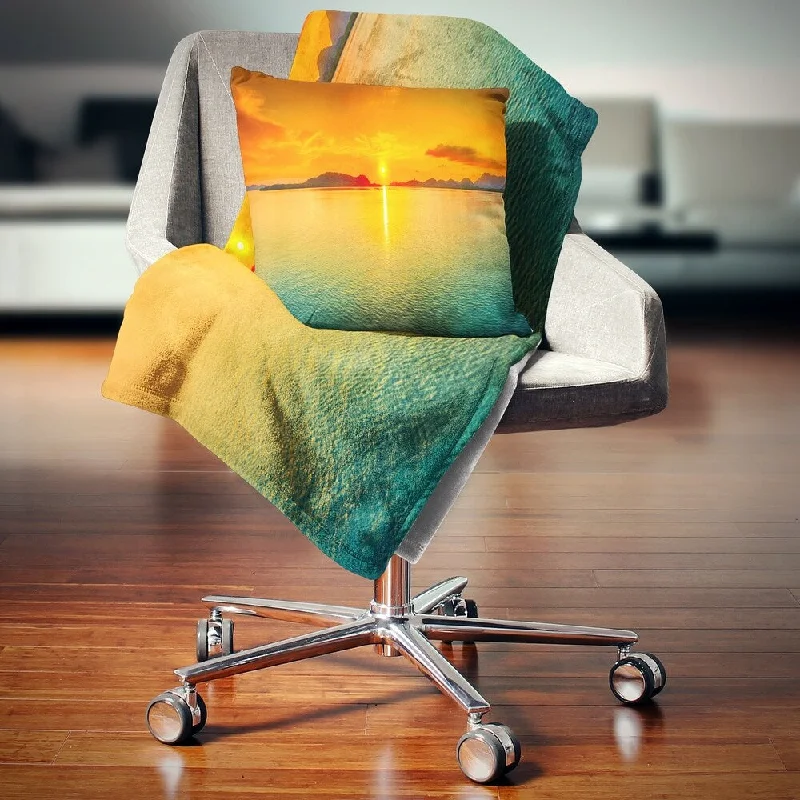 Silk blankets with a smooth and elegant touchSynthetic fiber blend blankets for a budget - friendly choiceDesignart 'Sunset Panorama' Photography Throw Blanket Silk blankets with a smooth and elegant touchSynthetic fiber blend blankets for a budget - friendly choiceDesignart 'Sunset Panorama' Photography Throw Blanket