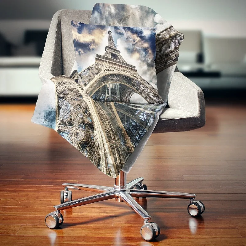 Chenille blankets with a thick and fuzzy textureQueen - size blankets for standard - sized bedsDesignart 'The Paris Paris Eiffel TowerView from Ground' Cityscape Throw Blanket Chenille blankets with a thick and fuzzy textureQueen - size blankets for standard - sized bedsDesignart 'The Paris Paris Eiffel TowerView from Ground' Cityscape Throw Blanket