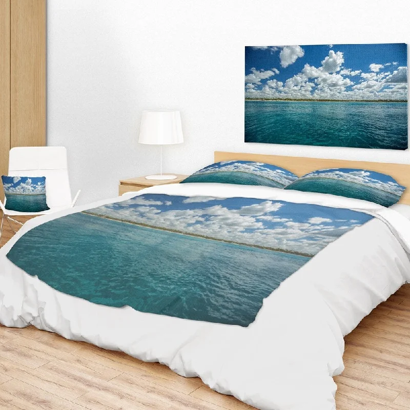 Linen blankets with a rustic and textured lookFleece blankets for a cozy and plush textureDesignart 'White Fluffy Clouds Over Sea' Oversized Beach Throw Blanket Linen blankets with a rustic and textured lookFleece blankets for a cozy and plush textureDesignart 'White Fluffy Clouds Over Sea' Oversized Beach Throw Blanket
