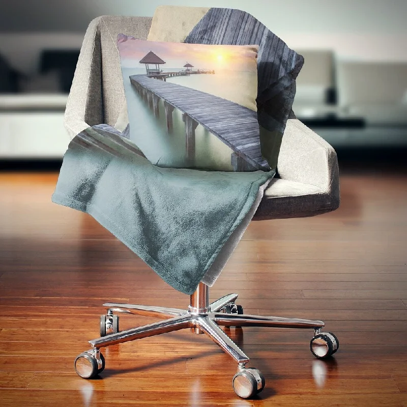 Queen - size blankets for standard - sized bedsFleece blankets for a cozy and plush textureDesignart 'Wooden Sea Bridge and Sunset' Seashore Photo Throw Blanket Queen - size blankets for standard - sized bedsFleece blankets for a cozy and plush textureDesignart 'Wooden Sea Bridge and Sunset' Seashore Photo Throw Blanket