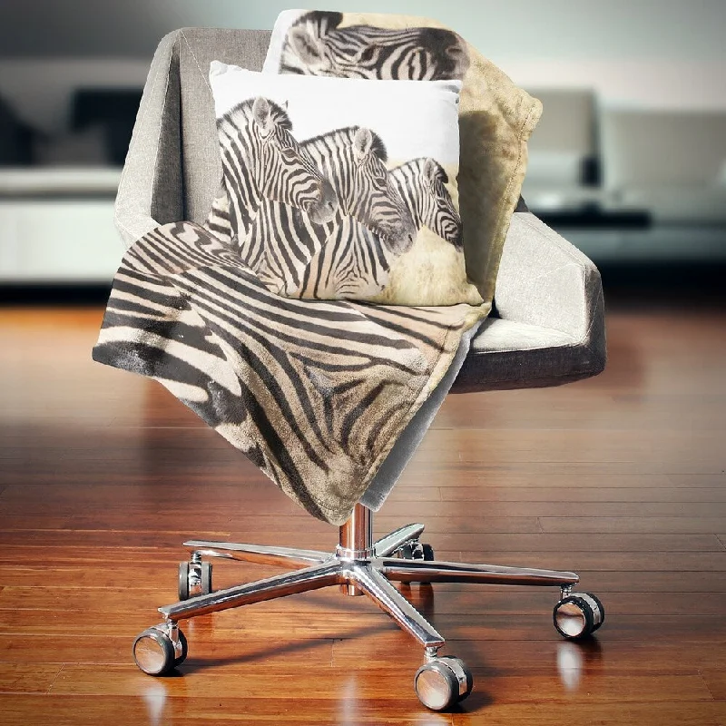 Queen - size blankets for standard - sized bedsCashmere blankets for ultimate softness and luxuryDesignart 'Zebras in A Row in Grassland' African Wall Throw Blanket