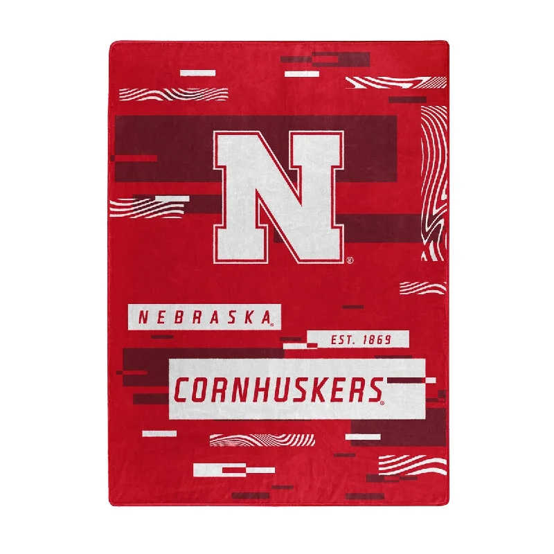 Chenille blankets with a thick and fuzzy textureSilk blankets with a smooth and elegant touchDigitize - Nebraska Raschel Throw Chenille blankets with a thick and fuzzy textureSilk blankets with a smooth and elegant touchDigitize - Nebraska Raschel Throw