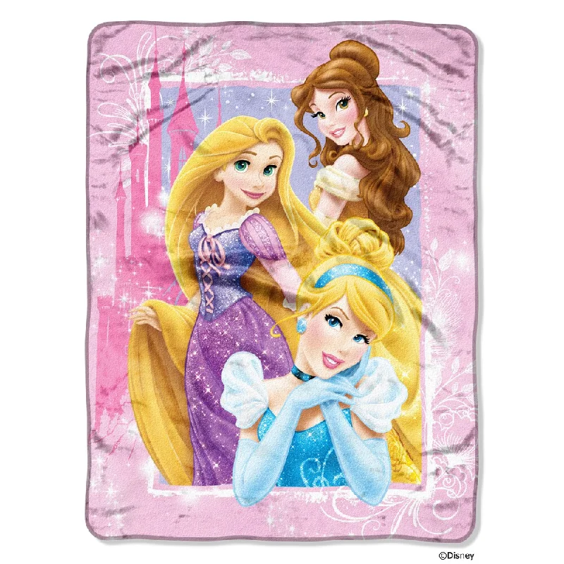 Fleece blankets for a cozy and plush textureSilk blankets with a smooth and elegant touchENT 059 Princess Classic Dreams Throw