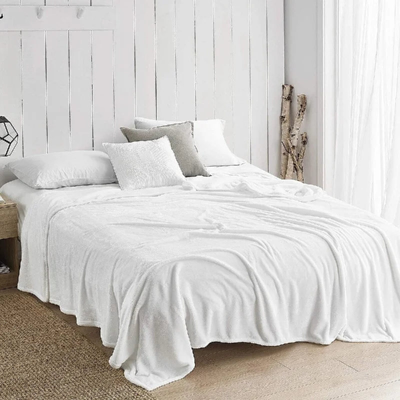 Fleece blankets for a cozy and plush textureAlpaca wool blankets for a hypoallergenic and warm optionMe Sooo Comfy - Coma InducerĀ® Oversized Bedding Blanket - White Fleece blankets for a cozy and plush textureAlpaca wool blankets for a hypoallergenic and warm optionMe Sooo Comfy - Coma InducerĀ® Oversized Bedding Blanket - White
