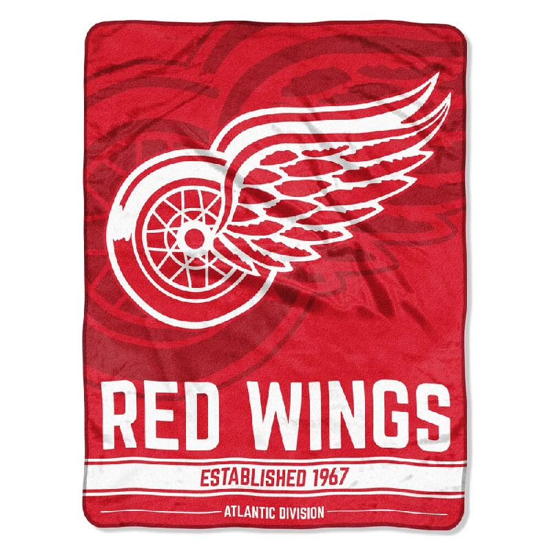 King - size blankets to cover large beds comfortablyChenille blankets with a thick and fuzzy textureNHL 059 Red Wings Breakaway Micro Throw King - size blankets to cover large beds comfortablyChenille blankets with a thick and fuzzy textureNHL 059 Red Wings Breakaway Micro Throw